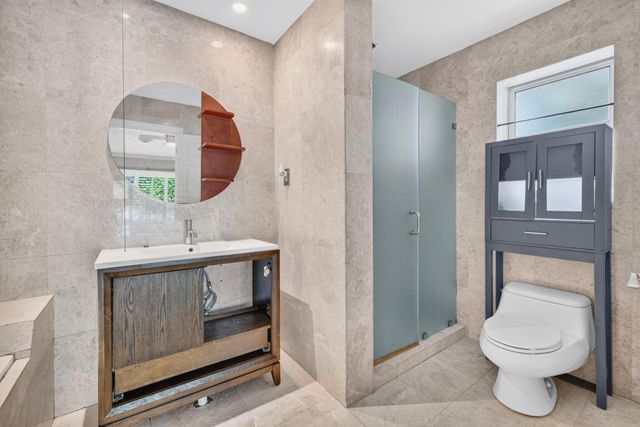 5581 NE 28TH Avenue, Fort Lauderdale, FL 33308
