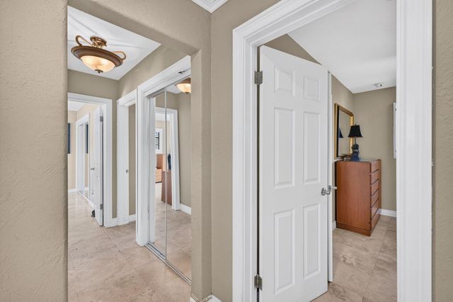 5581 NE 28TH Avenue, Fort Lauderdale, FL 33308