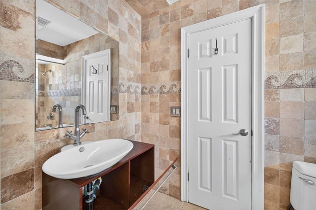 5581 NE 28TH Avenue, Fort Lauderdale, FL 33308
