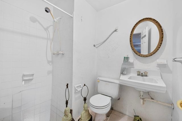 5581 NE 28TH Avenue, Fort Lauderdale, FL 33308