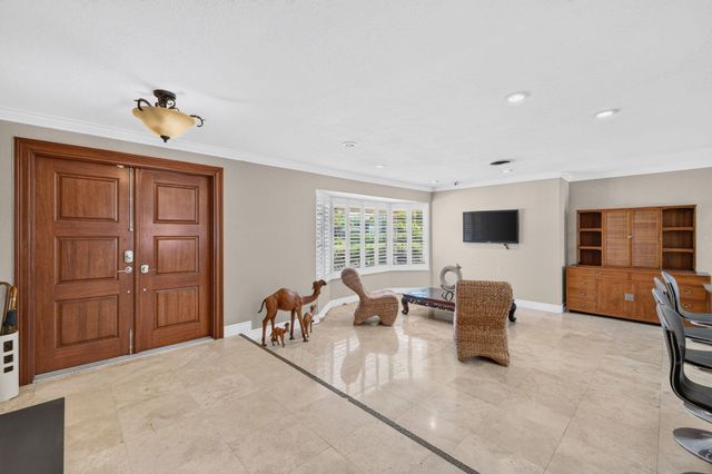 5581 NE 28TH Avenue, Fort Lauderdale, FL 33308