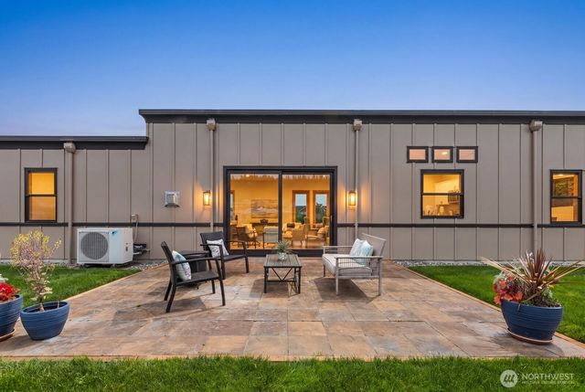 2181 Mariner Beach Drive, Oak Harbor, WA 98277