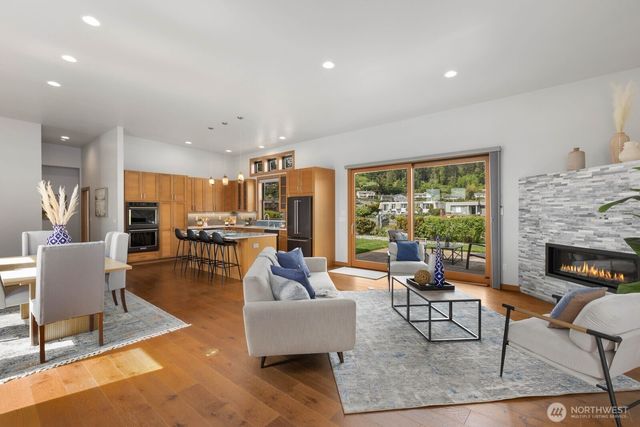 2181 Mariner Beach Drive, Oak Harbor, WA 98277