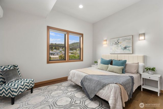 2181 Mariner Beach Drive, Oak Harbor, WA 98277