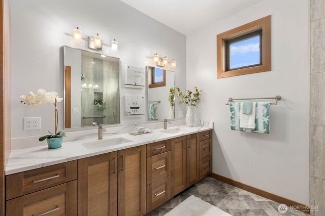 2181 Mariner Beach Drive, Oak Harbor, WA 98277