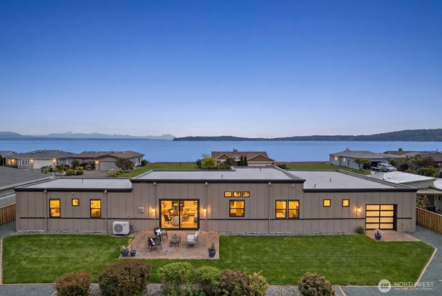 2181 Mariner Beach Drive, Oak Harbor, WA 98277