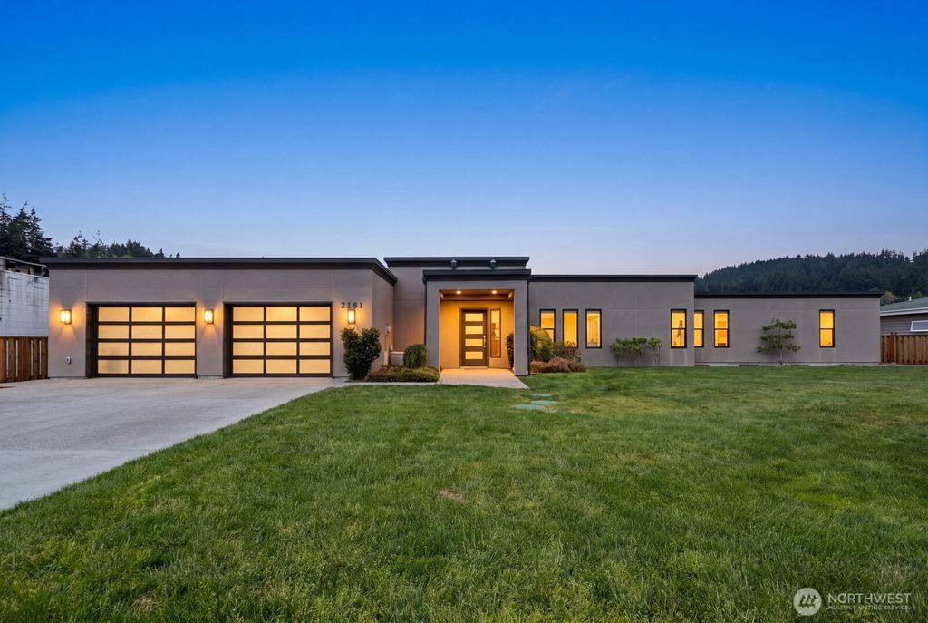 2181 Mariner Beach Drive, Oak Harbor, WA 98277