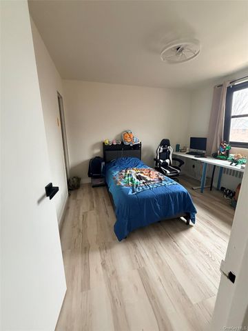 18-06 169 Street 2Fl, Whitestone, NY 11357