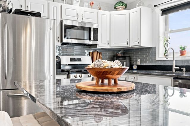 20 Cable Ave 16, Salisbury, MA 01952