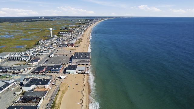 20 Cable Ave 16, Salisbury, MA 01952