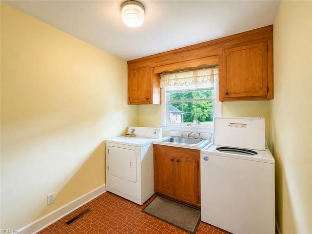 113 Beechwood DR, Franklin, VA 23851
