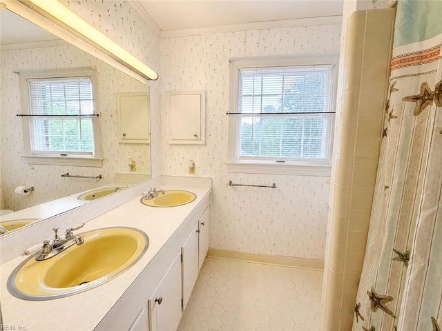 113 Beechwood DR, Franklin, VA 23851