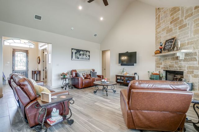 105 N Hadley Road, Godley, TX 76044