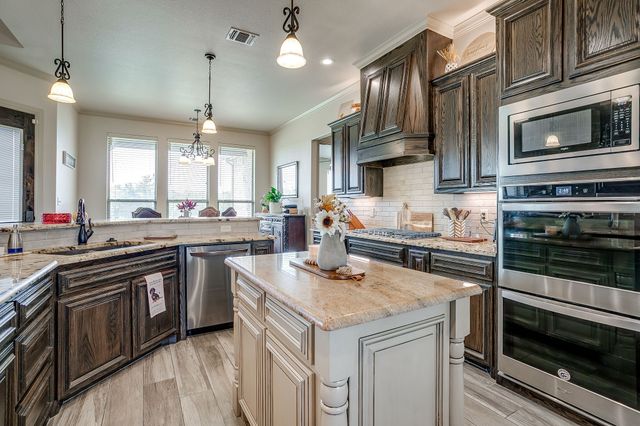 105 N Hadley Road, Godley, TX 76044