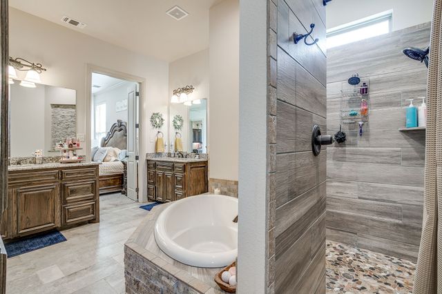 105 N Hadley Road, Godley, TX 76044