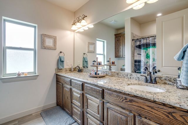 105 N Hadley Road, Godley, TX 76044