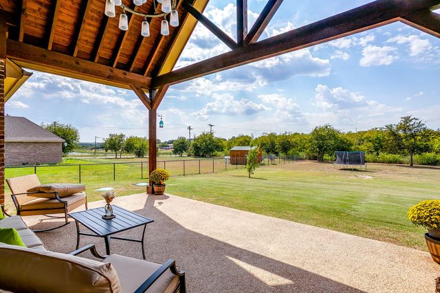 105 N Hadley Road, Godley, TX 76044