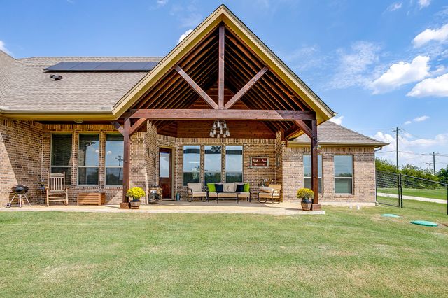 105 N Hadley Road, Godley, TX 76044