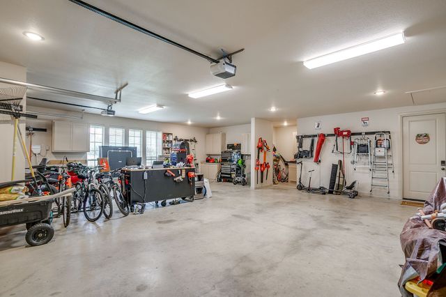 105 N Hadley Road, Godley, TX 76044