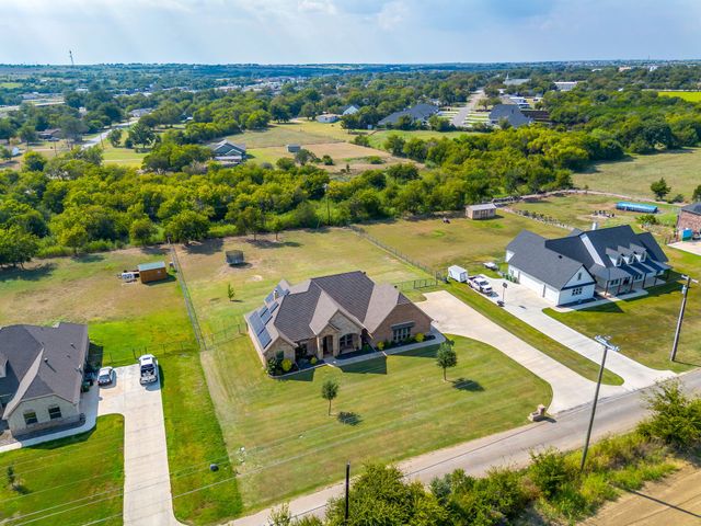 105 N Hadley Road, Godley, TX 76044