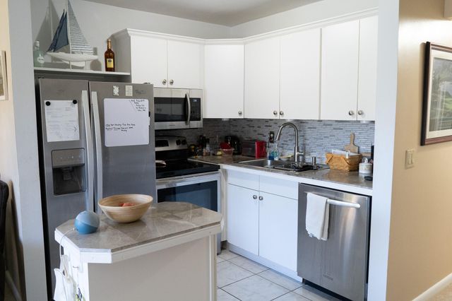 131 Easthampton F, West Palm Beach, FL 33417