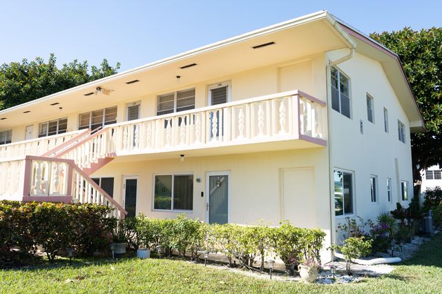 131 Easthampton F, West Palm Beach, FL 33417