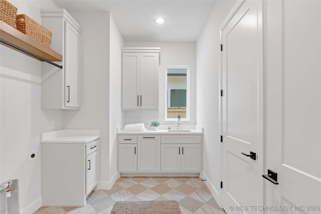 11922 S Vandalia Avenue, Tulsa, OK 74137