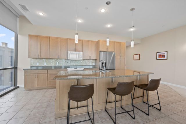 300 W Spring Street, 404, Columbus, OH 43215