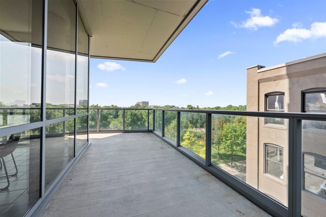 300 W Spring Street, 404, Columbus, OH 43215