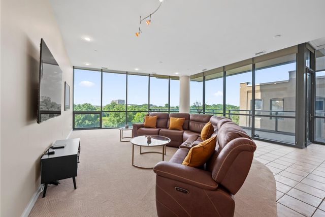 300 W Spring Street, 404, Columbus, OH 43215
