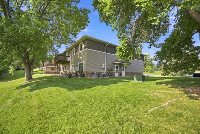 14000 44th Place N 2, Plymouth, MN 55446