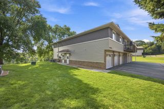 14000 44th Place N 2, Plymouth, MN 55446