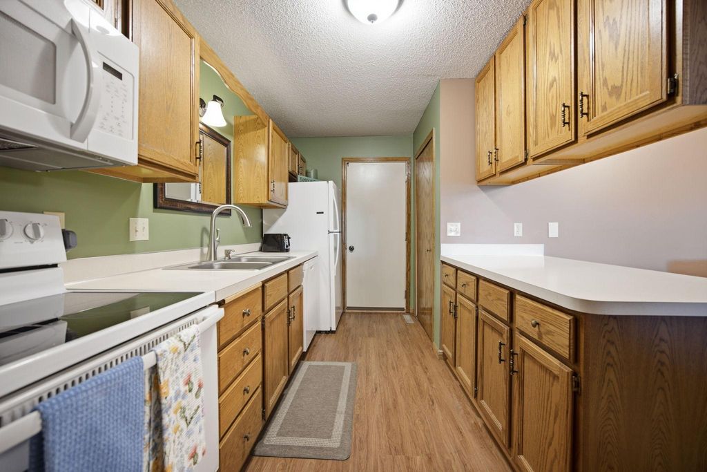 14000 44th Place N 2, Plymouth, MN 55446 — photo 5
