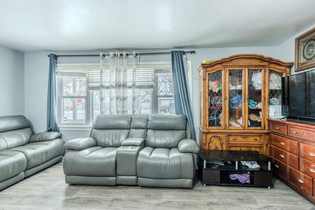 5223 Standish Drive, Fort Wayne, IN 46806