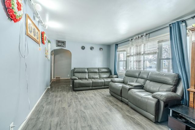 5223 Standish Drive, Fort Wayne, IN 46806