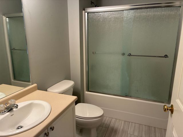 14 Crestview Cir Unit 160, Londonderry, NH 03053