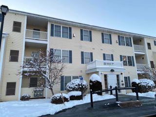 14 Crestview Cir Unit 160, Londonderry, NH 03053