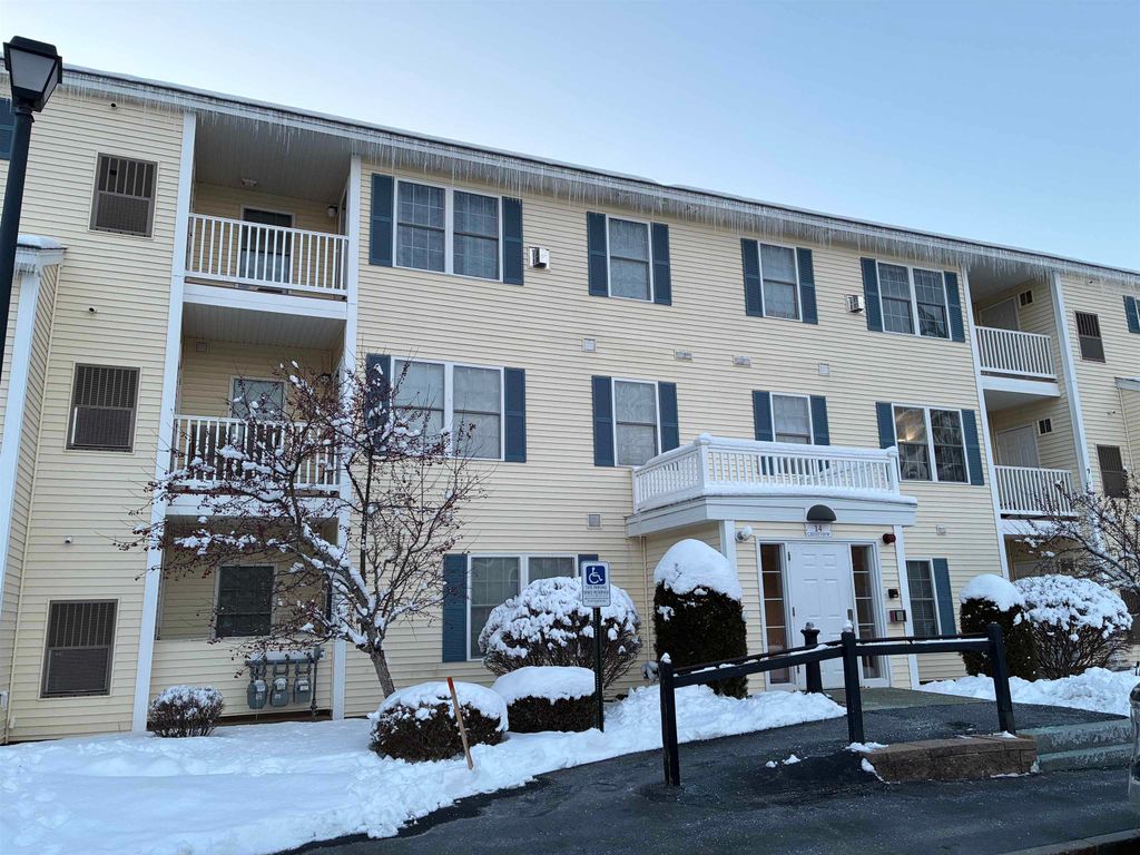 14 Crestview Cir Unit 160, Londonderry, NH 03053