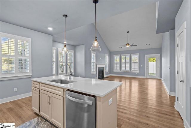 1536 Shallons Court, Spartanburg, SC 29301