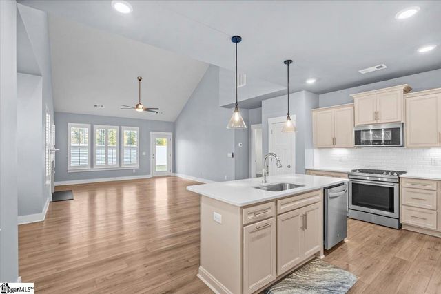 1536 Shallons Court, Spartanburg, SC 29301