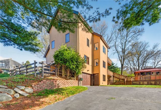 199 Lepes Road, Tiverton, RI 02878