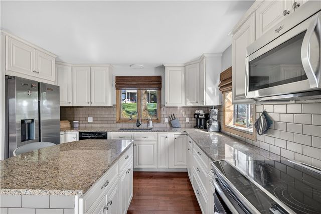 199 Lepes Road, Tiverton, RI 02878