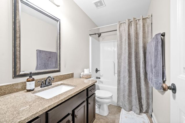 3479 Bradfield Dr, Clarksville, TN 37042