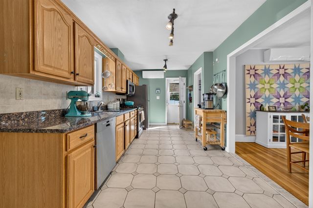 15 Draper St, Medford, MA 02155