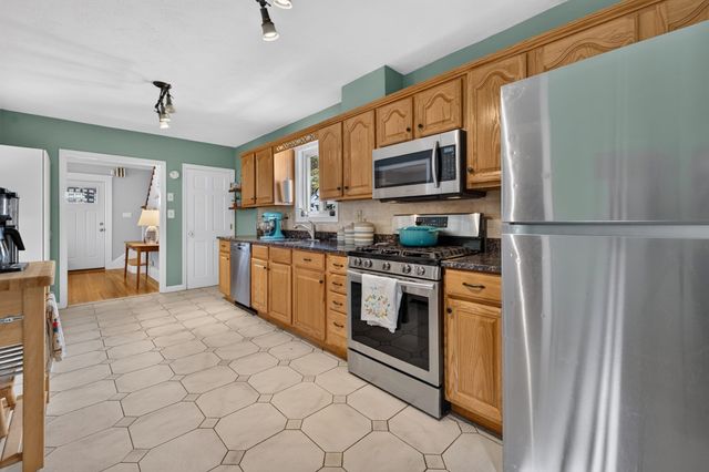 15 Draper St, Medford, MA 02155