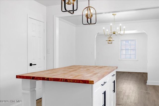 218 S West Street, Ahoskie, NC 27910