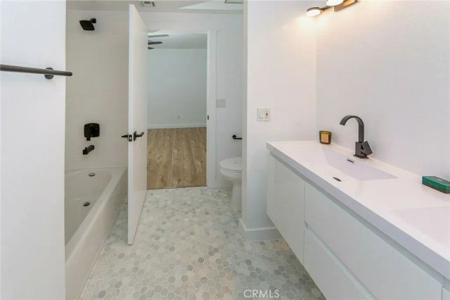 2640 Dalton Avenue, Los Angeles, CA 90018