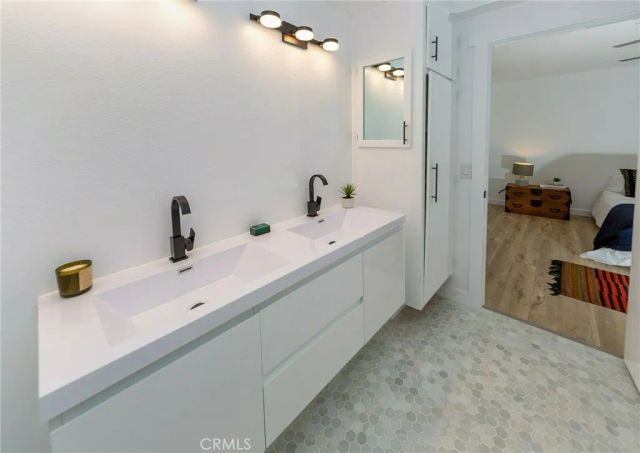 2640 Dalton Avenue, Los Angeles, CA 90018