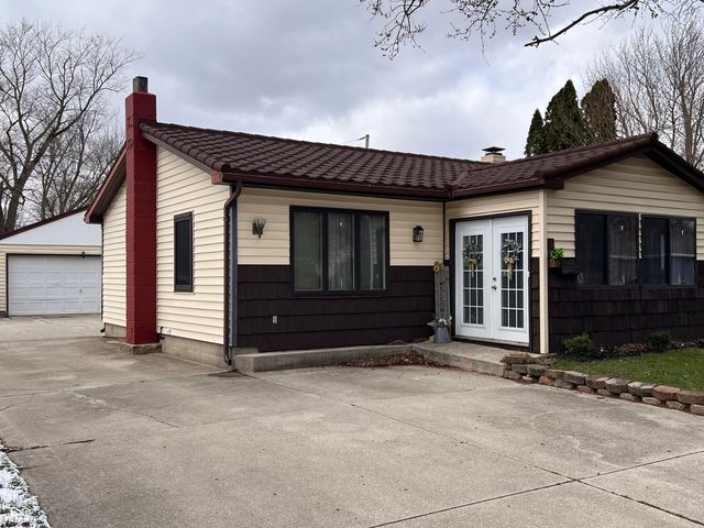 2 Walden Drive, Gas City, IN 46933