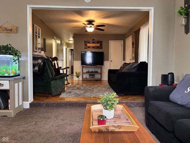 2 Walden Drive, Gas City, IN 46933